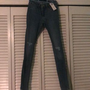 00 Hollister jeans NWT